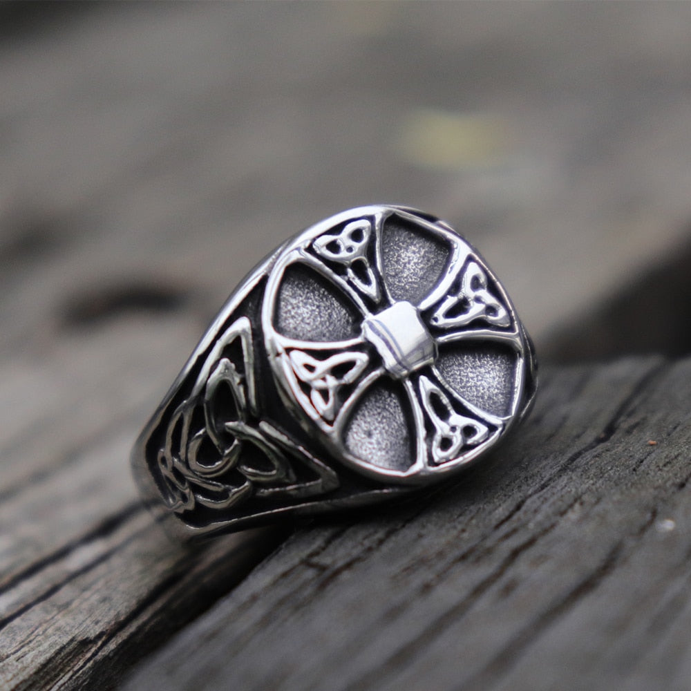 Cross Celtics Knot Ring