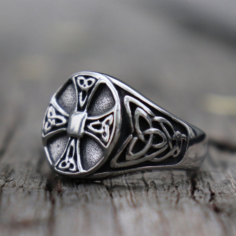 Cross Celtics Knot Ring