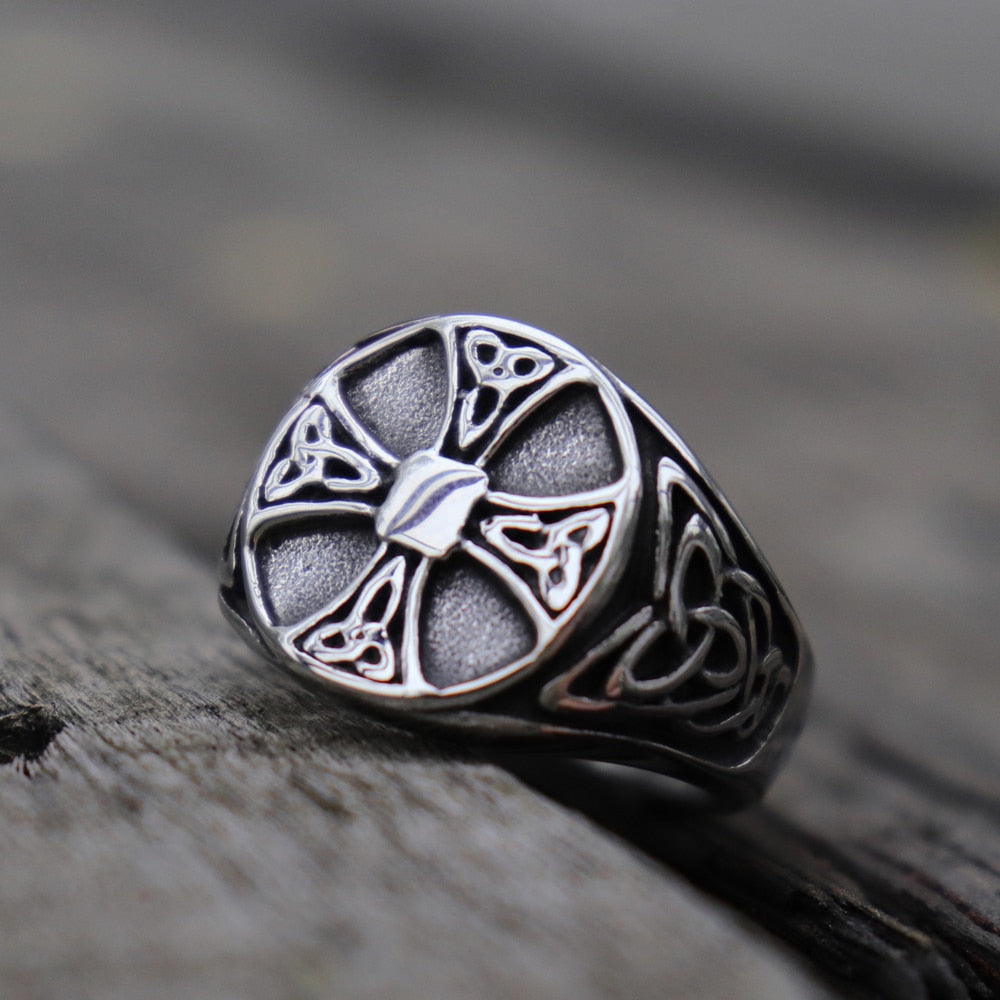 Cross Celtics Knot Ring